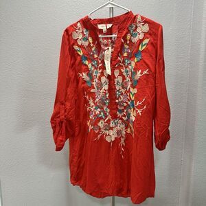 Luna Moon Women's Size Large Red Embroidered Tunic‎ Top